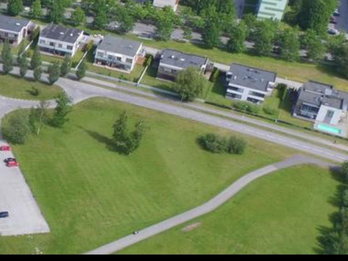 Papli 34 Apartment With Pool Pärnu Esterno foto